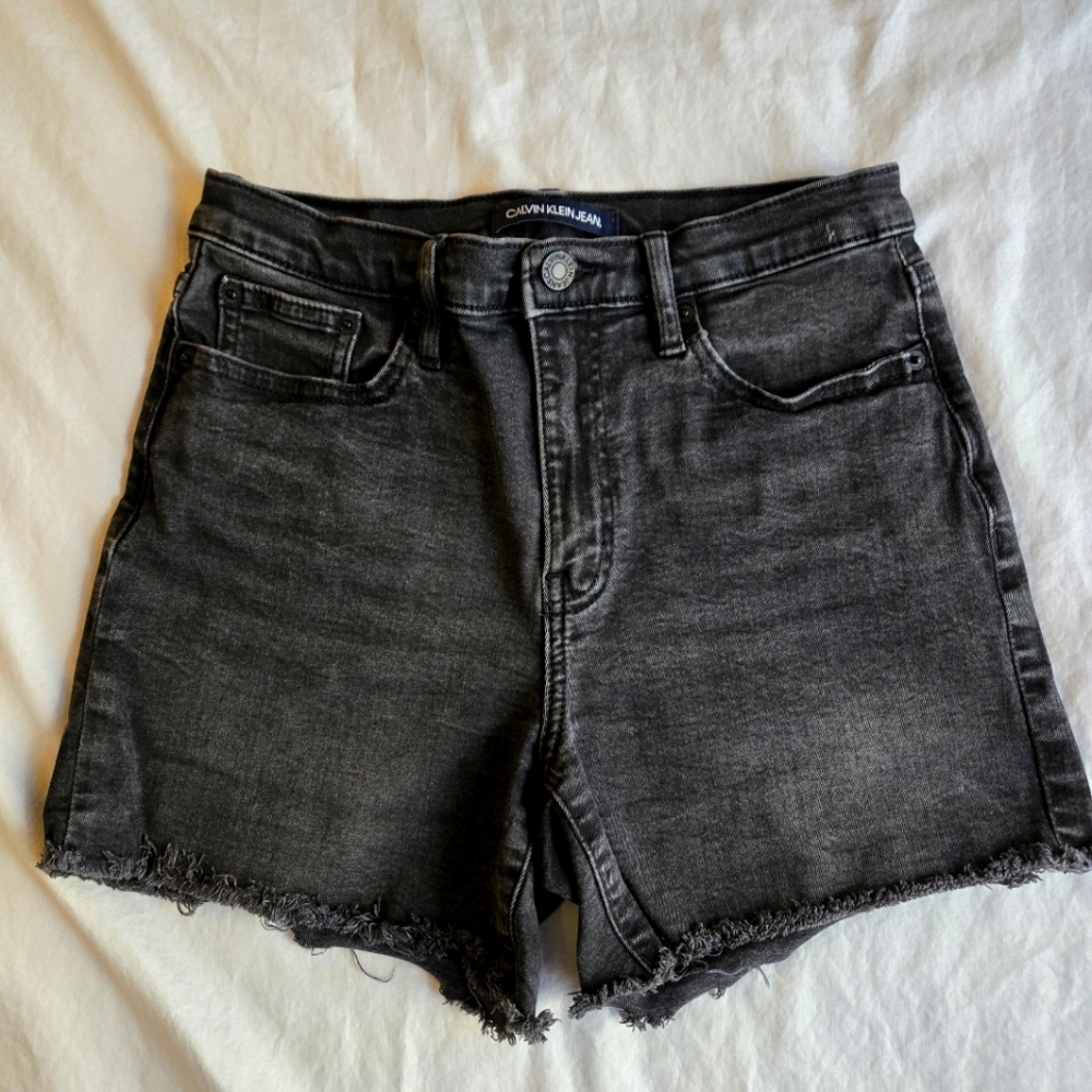 Calvin Klein Jeans sz 27 Black Denim Cutoff Shorts Raw Hem High Rise